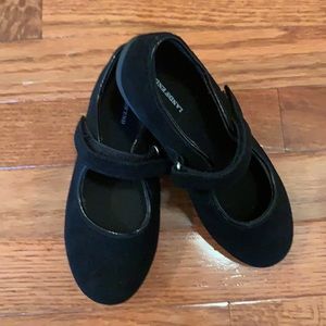 New, never worn Lands End girls dress shoe size 11